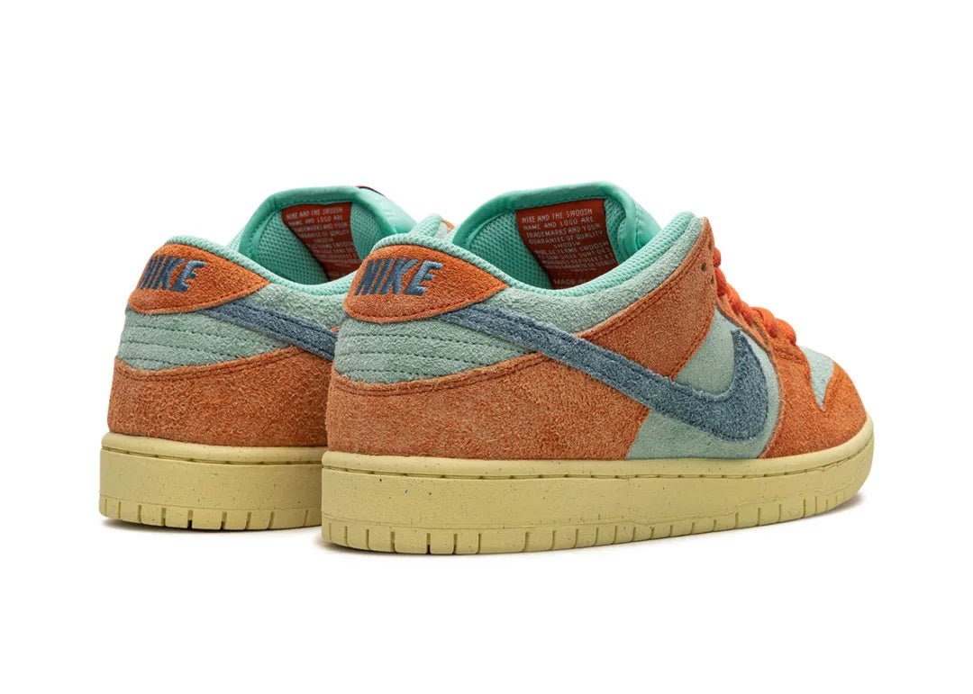 Nike SB Dunk Low Laranja Emerald Rise